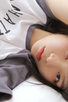 男人接吻一直摸你的胸什么心理呢