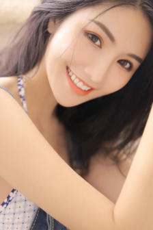 在情趣店被調教成YIN娃的小說