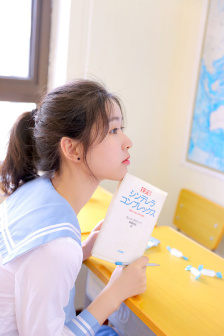 劉亦菲曬玩仙女棒隨拍