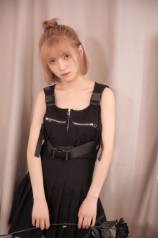 白絲小舞被啪到嬌喘不停漫畫小說