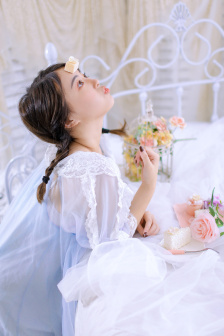 小孩哥喂姐姐吃78