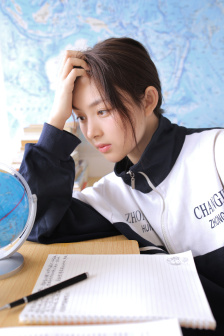 大叔與20歲丫頭在一起叫什么