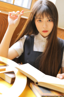 女學生小嫩嫩無遮擋