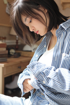 女人睡覺雙腿叉開體重下降