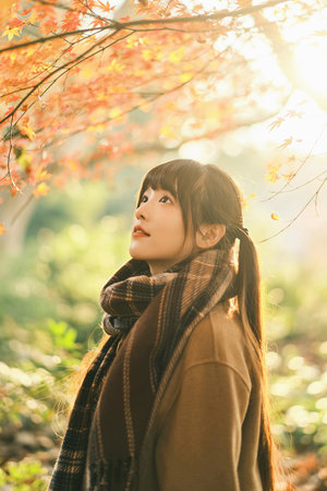 她比星光璀璨短劇免費觀看