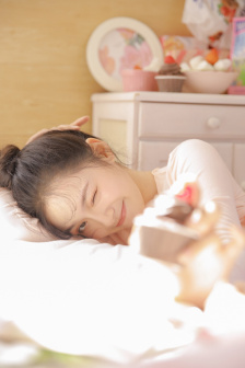 我成了生物課的教具小說