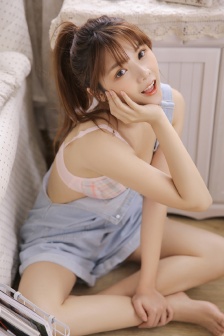 董卿一絲絲不掛裸體大乳照