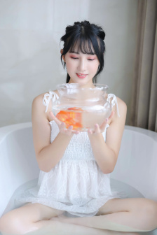 《帳篷里的秘密》免費漫畫