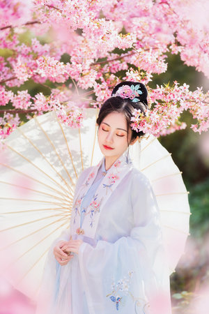 電影《奴婭監獄》