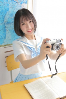 視頻二區國產精品職場同事