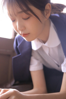 軍艦上的空姐法國1982電視劇