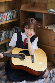 挺進親女小蕾的嫩苞視頻