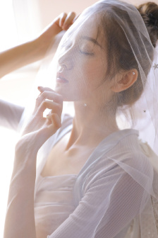 出差遇暴雨和部長同一個房間