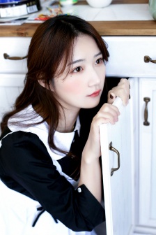 男生把困困塞到女生困困里