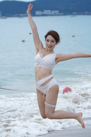 男朋友把舌頭都伸進我的嘴巴里